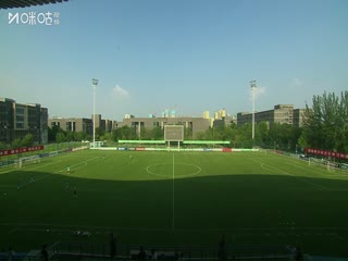 校花闯入宅男宿舍视频